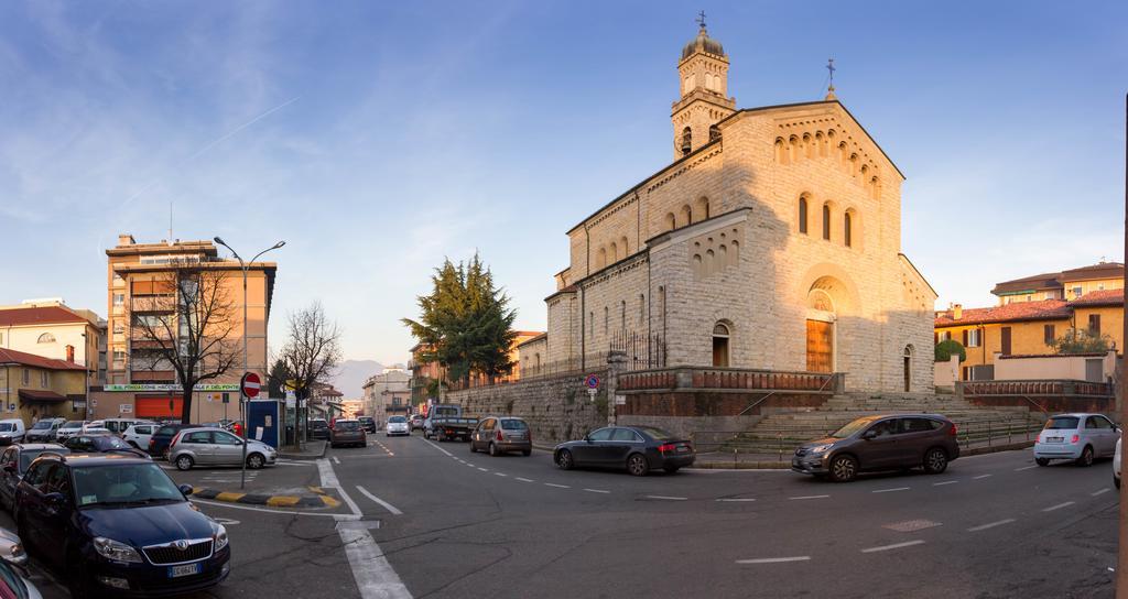 Gasthof Belsorrisovarese Elegance Private Parking -with Reservation- Varese